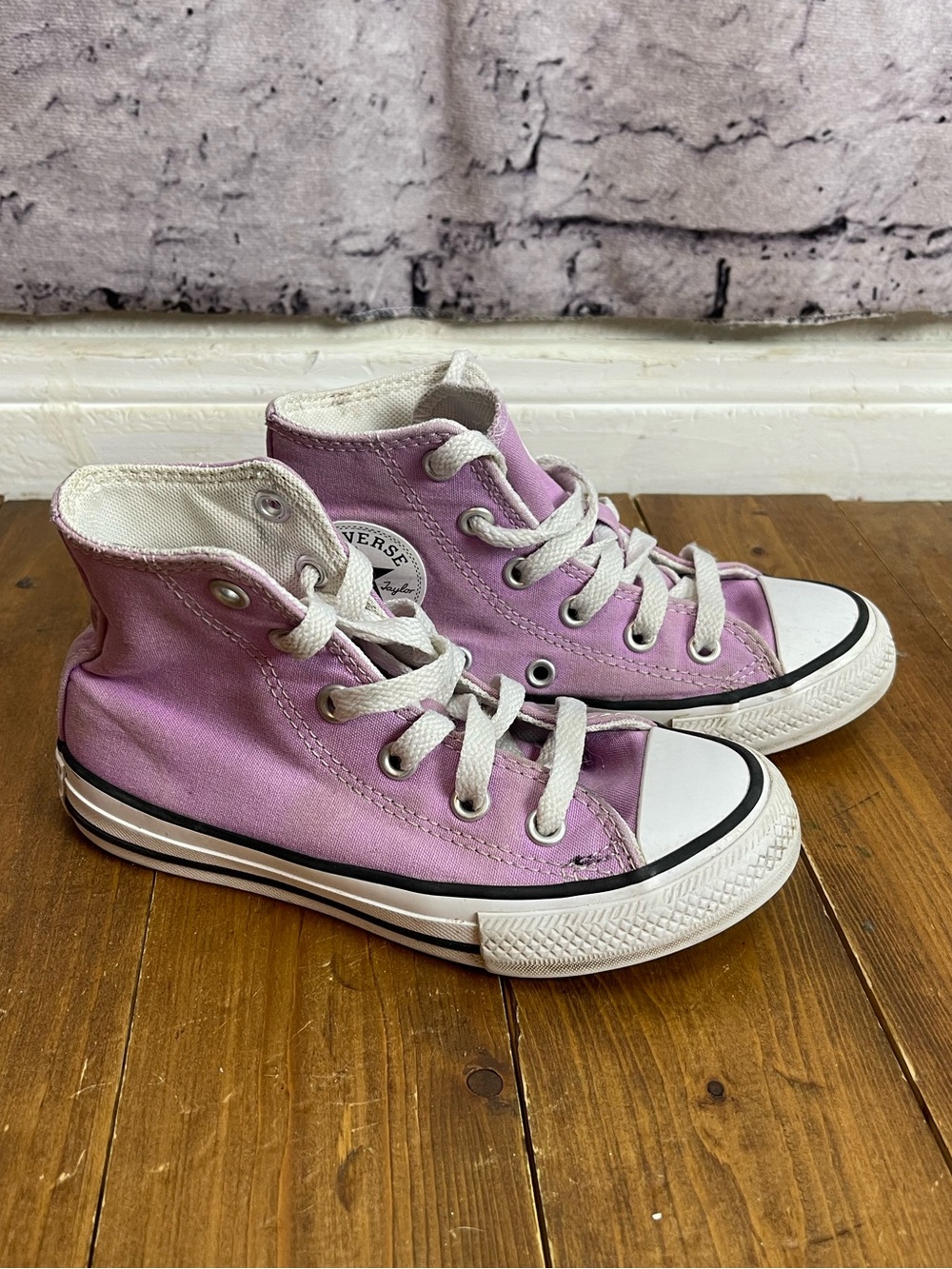 Converse kids size 11 light orchid high top sneakers